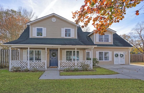 Whitemarsh Island Casa | Family Friendly House w Pool & Games