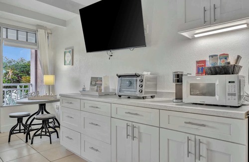 Ruskin Apartamento | Sunset Suite Heated Pool Tennis Gym Balcony