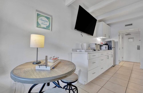 Ruskin Apartamento | Sunset Suite Heated Pool Tennis Gym Balcony