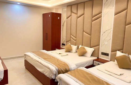 Haraiya Hotel | The Vatika Paradise