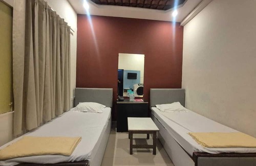Jaunpur Hotel | Varun Hotel and Restaurant
