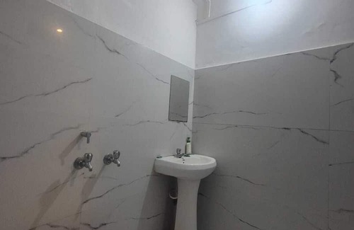 Jaunpur Hotel | Varun Hotel and Restaurant