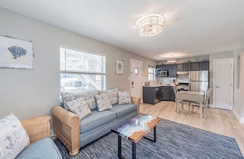 Clearwater Beach Hotel | Blue Wave Suites