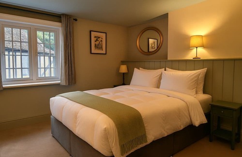 Bolney Hotel | The Eight Bells Inn