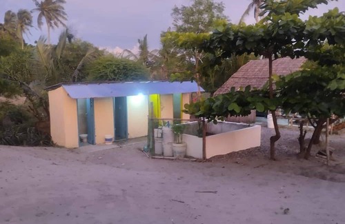 Binmaley Cabaña | Asiong Beach Camp