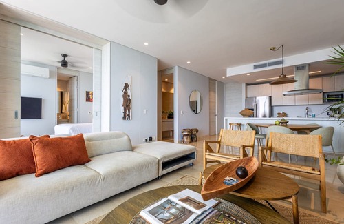 Porto Nao Apartamento | 4BR Seaview Apartment at Calablanca D5