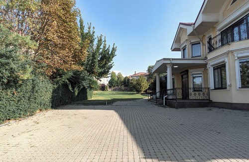 Almaty Casa | Villa Kali Nadyrova