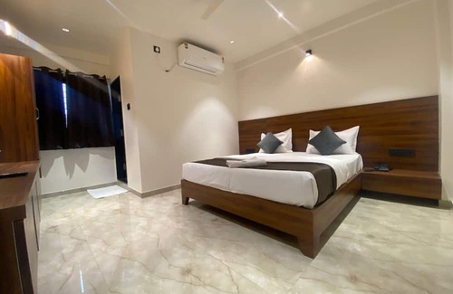 Rajgurunagar Hotel | Aatithya Residency
