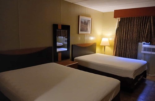 Grand Rapids Hotel | Capital O Pleasant Motel Grand Rapids Mi
