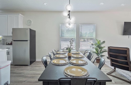 Eastside Promise Neighborhood Cabaña | Generous 5br/3ba Haven Close to Alamo & Riverwalk!