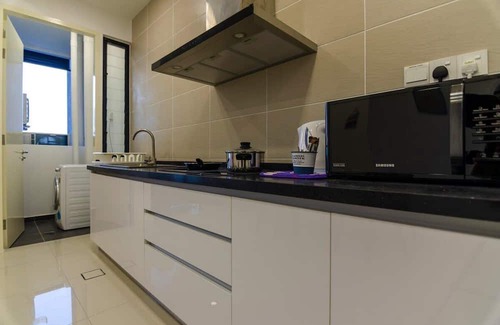 Medini Apartamento | 3BR D'pristine Suite Near Legoland, Stunning Views