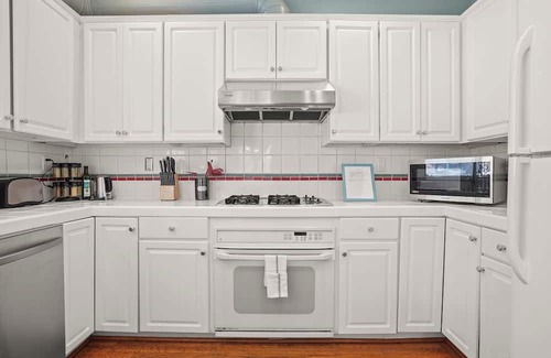 Little Hollywood Apartamento | Beautiful 2BR in Silver Terrace