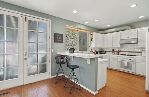 Little Hollywood Apartamento | Beautiful 2BR in Silver Terrace