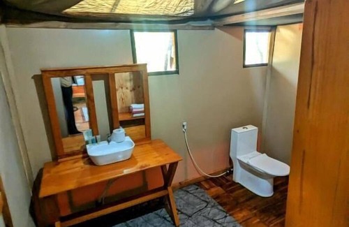 Mikumi Cama Y Desayuno | Double G Safaris and Camp Mikumi