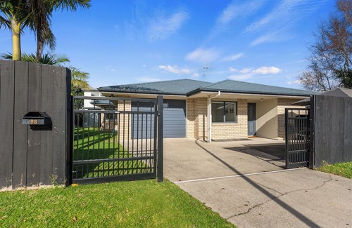 Papamoa Beach Casa | Papamoa Waves - Seaside Getaway