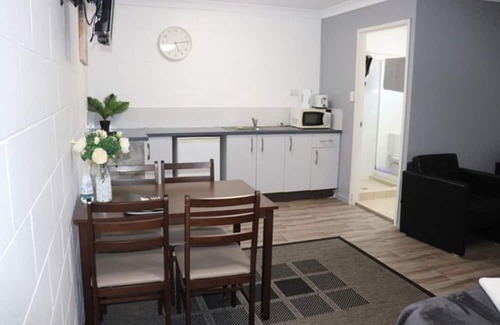 Rosslea Hotel | Spanish Lace Motor Inn