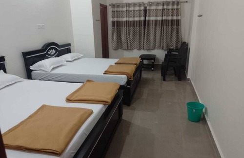 Udupi Cabina | UDUPI YATHRINIVAS