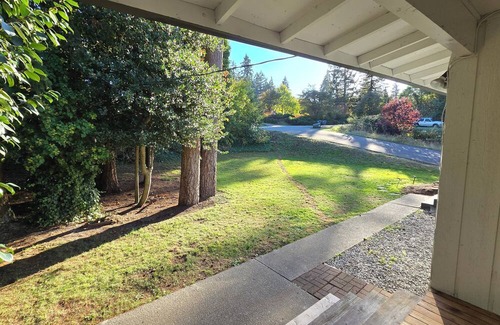 Puyallup Casa | Newly Renovated 2BR / Wifi-Entertainment Included / Near WA State Fair