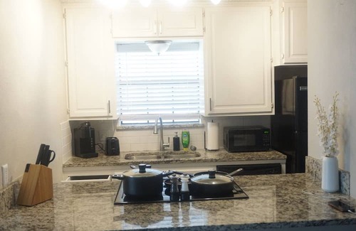 Grand Prairie Casa | Charming 3BR/2BA Modern Retreat in Grand Prairie – Cozy, Convenient & Stylish