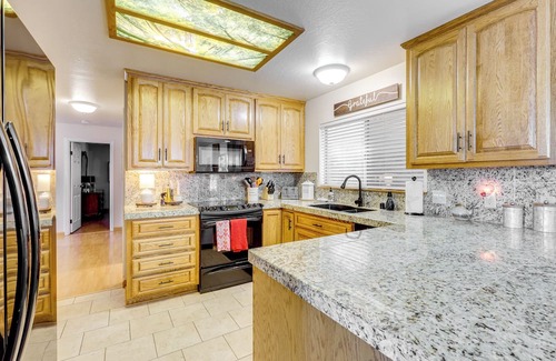 Clear Lake Casa | Waterfront Decks w/Views: Lower Lake Home!