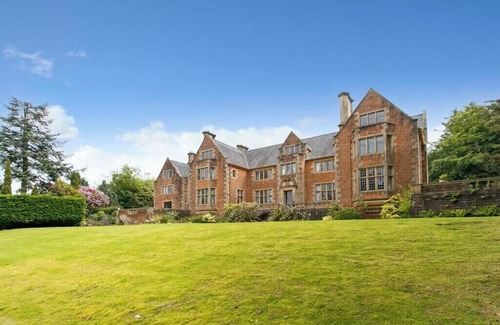 West Kilbride Casa | Penthouse Apartment in Coastal Manor House