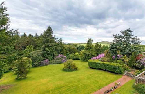 West Kilbride Casa | Penthouse Apartment in Coastal Manor House