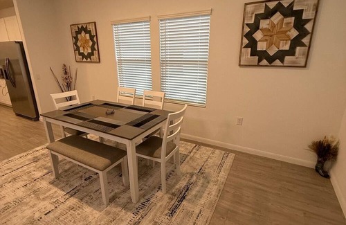 Southside Casa | Extremely Clean 3 bedroom house with AC & WiFi in San Antonio close to downtown!