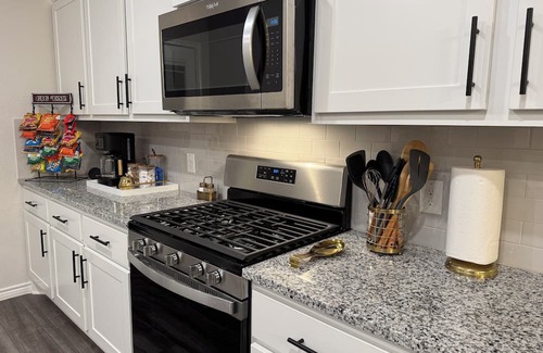 Wellborn Casa | Modern Aggie-Friendly Retreat - 15 mins to Kyle Field