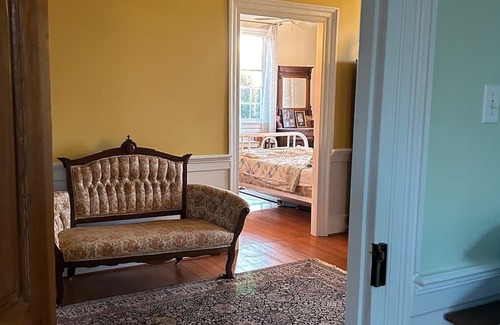 Ruffin Otro | Historic Charming 4-bedroom farmhouse in Reidsville with WiFi and AC