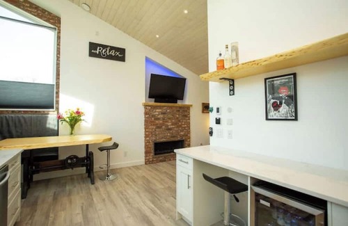 Squamish Casa | Serenity Haven: Captivating Sea To Sky Retreat