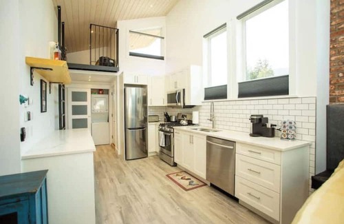 Squamish Casa | Serenity Haven: Captivating Sea To Sky Retreat
