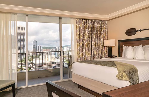 Princeville Complejo | Wyndham Royal Garden at Waikiki: Cozy Studio Suite in a Luxury Honolulu Resort