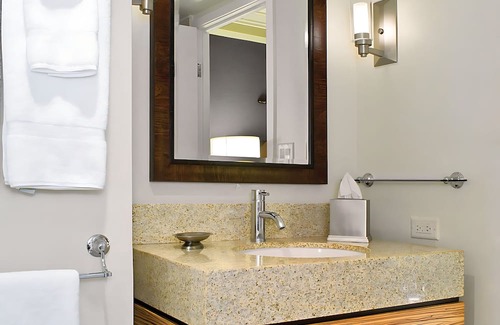 Princeville Complejo | Wyndham Royal Garden at Waikiki: Cozy Studio Suite in a Luxury Honolulu Resort