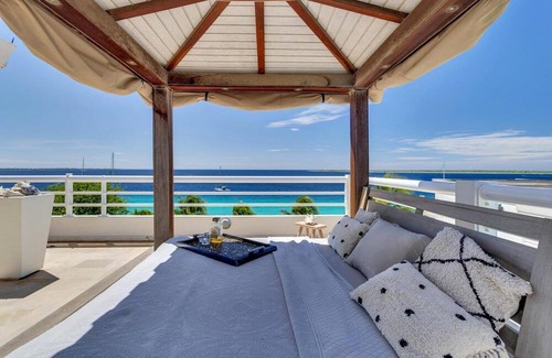 Kralendijk Casa | Luxury penthouse with private pool and beachfront