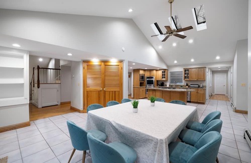 Town of Ramapo Casa | Spacious w/ Huge Yard, Pool, Fire Pit & Billiards