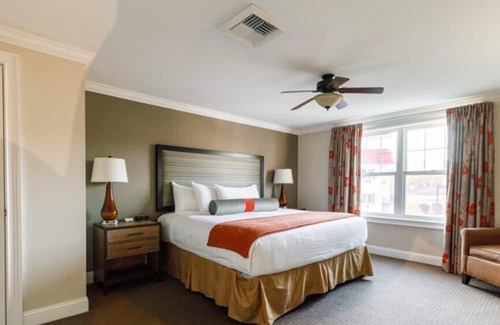 Lincoln Complejo | Discover New England Charm at South Mountain Resort -1 Bedroom