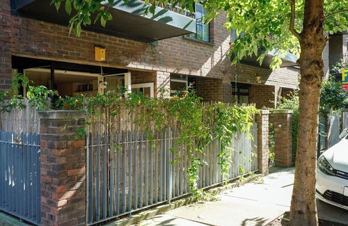 Haggerston Apartamento | Spacious home with a touch of wilderness at the heart of East London.