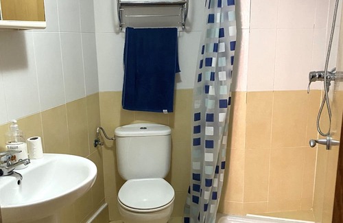 Puerto de Mazarrón Apartamento | Accessible apartment 50 metres to beach ,large communal pool, sea view balcony