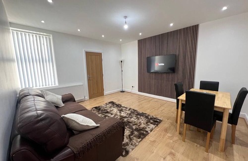Newcastle-upon-Tyne Apartamento | BRAND NEW|Free WiFi & Parking|5 Min to city centre