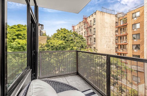 East Village Condominio | Full-floor loft with private elevator, outdoor space, East Village NYC