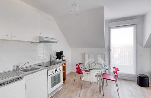 Bobigny Apartamento | Spacieux F4 à Bobigny – Confort Moderne et Proximité des Transports en Communn