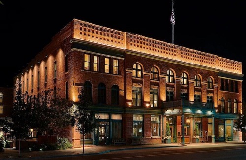 Downtown Apartamento | Aspen CO | Hotel Jerome | Poolside Suite