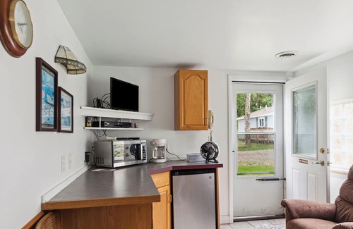 Greenbush Cabina | Cottage #8: Studio Relaxing Lakefront Retreat!nn