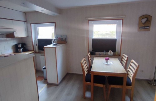 Hallig Langeneß Apartamento | Apartment 'Süderaue' with Shared Terrace and Wi-Fi
