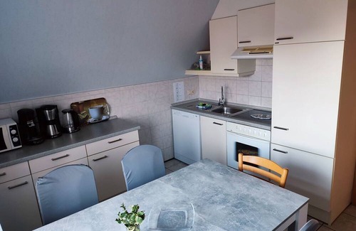 Hallig Langeneß Apartamento | Apartment 'Fewo1 Wester - Hever' with Shared Terrace and Wi-Fi