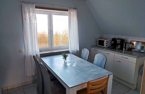 Hallig Langeneß Apartamento | Apartment 'Fewo1 Wester - Hever' with Shared Terrace and Wi-Fi