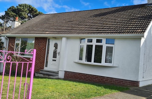 Newcastle Cabaña | Mourne Hikers' Cottage is a cosy cottage, nestled at the foot of the Mournes