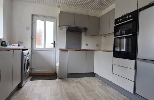 Newcastle Cabaña | Mourne Hikers' Cottage is a cosy cottage, nestled at the foot of the Mournes