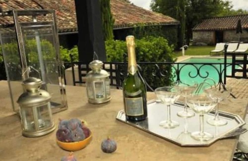 Saint-Antonin Noble Val Casa | Holiday Home 'Le Manoir Danglars' with Private Pool, Private Garden and Wi-Fi