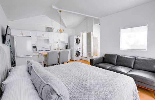 Granada Hills Apartamento | Private Studio Granada Hills| Near CSUN, Universal